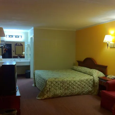 Budget Inn Charlotte-2